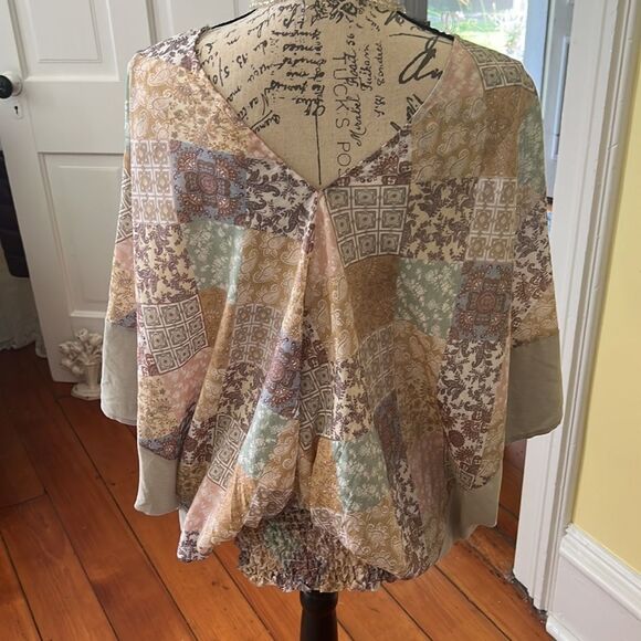 *143 Story* Boutique Top NWOT M Boho Airy Smock Waist Popover Kimono - Picture 5 of 9